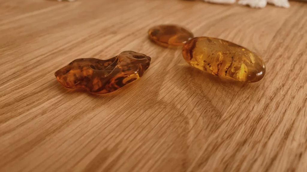 Pierre d'ambre - copal vertus - encens copal