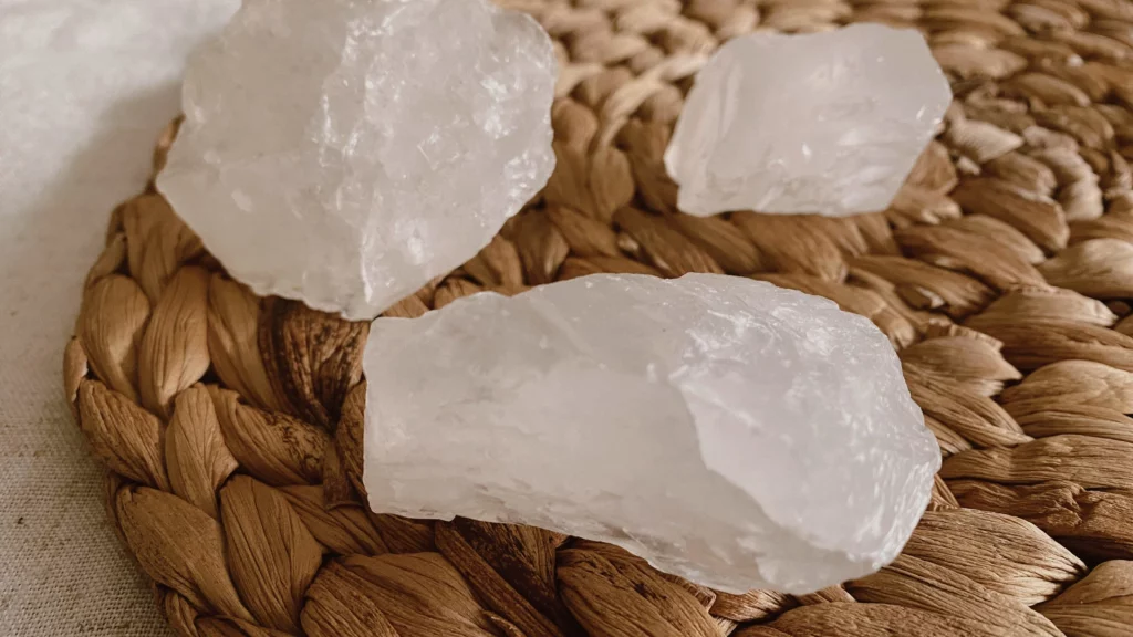 cristal de roche - pierre brute cristal de roche - pierres pour la concentration