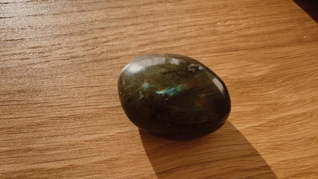 labradorite pierre pour la méditation