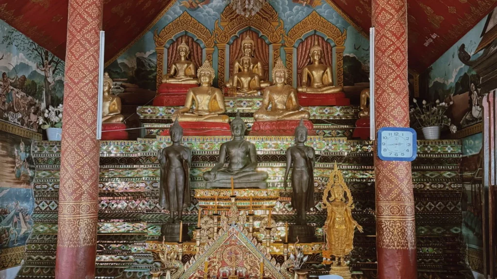 postures du bouddha - temples bouddhiste - symbole du bouddha