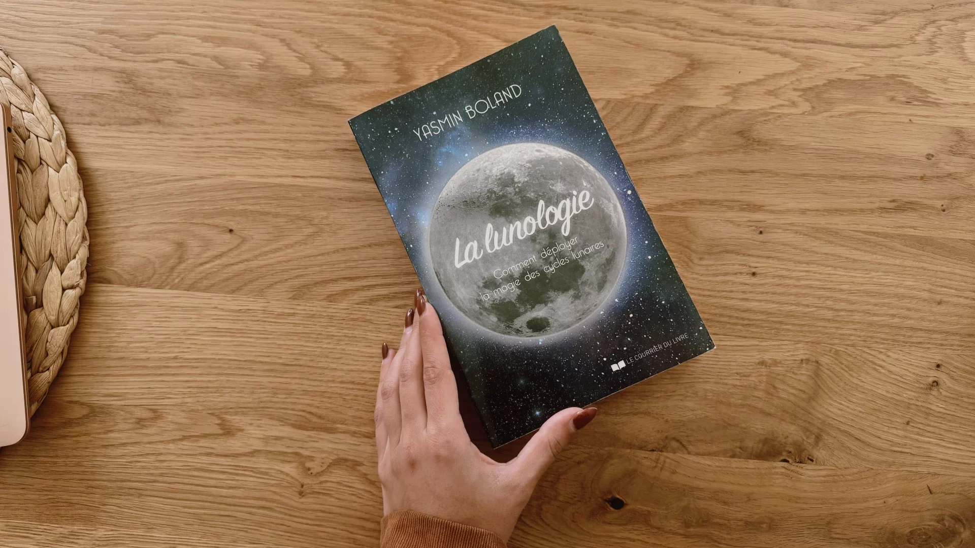 Livre "la lunologie" par Yasmin Boland - rituels de pleine lune