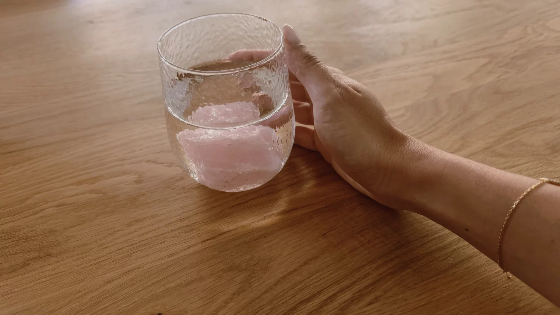 nettoyer une pierre eau verre